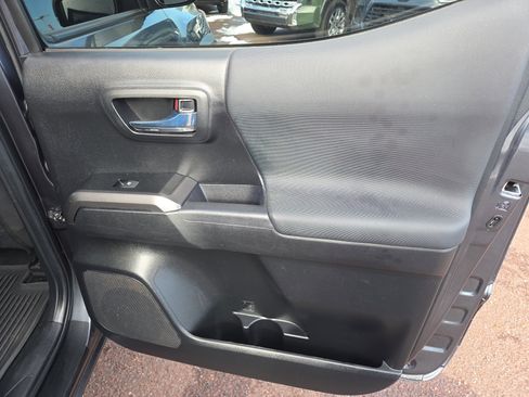 Certified 2023 Toyota Tacoma TRD Off-Road image 19