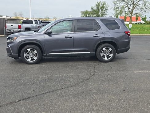 Used 2025 Honda Pilot EX-L image 4
