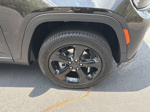 New 2026 Jeep Grand Cherokee Limited RWD image 16