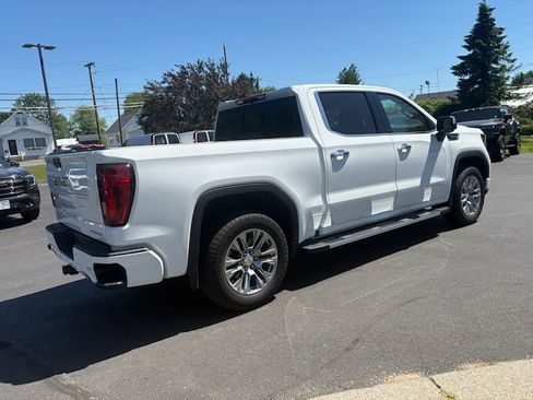 Used 2023 GMC Sierra 1500 Denali w/ Technology Package AWD/4WD image 6