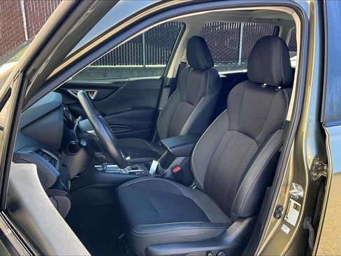 Used 2023 Subaru Forester Premium image 24