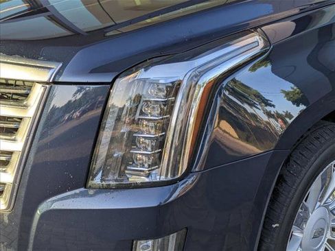 Used 2019 Cadillac Escalade Platinum AWD/4WD image 7