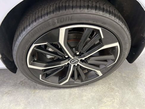 Used 2023 Nissan Altima 2.5 SR w/ SR Premium Package AWD/4WD image 9