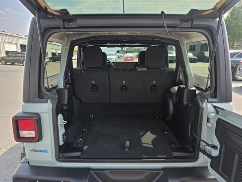 Used 2023 Jeep Wrangler Unlimited w/ Cold Weather Group image 10