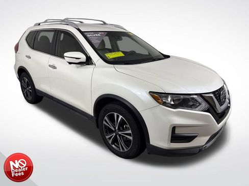 Used 2020 Nissan Rogue SV w/ Premium Package FWD image 1