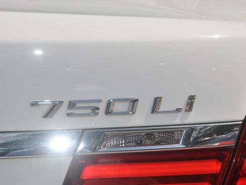 Used 2015 BMW 750Li RWD image 22