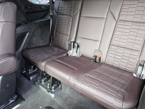 Used 2023 Cadillac Escalade Sport Platinum w/ LPO, ONYX Package AWD/4WD image 9