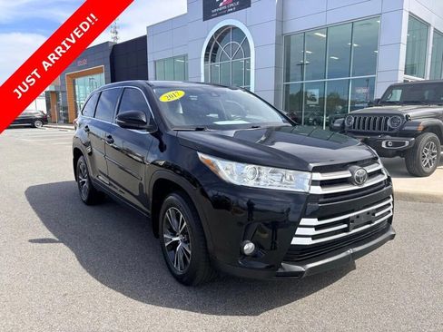 Used 2017 Toyota Highlander Plus w/ Protection Package #3 AWD/4WD image 3