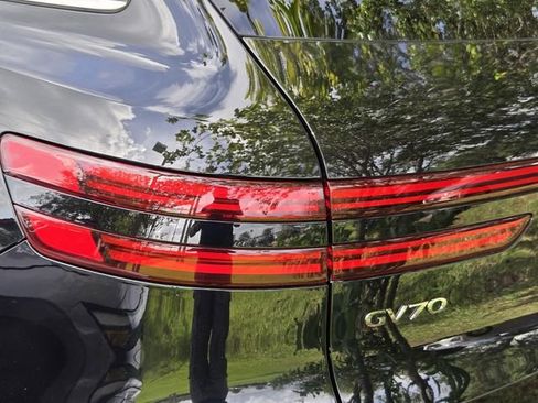 Used 2024 Genesis GV70 2.5T AWD/4WD image 7