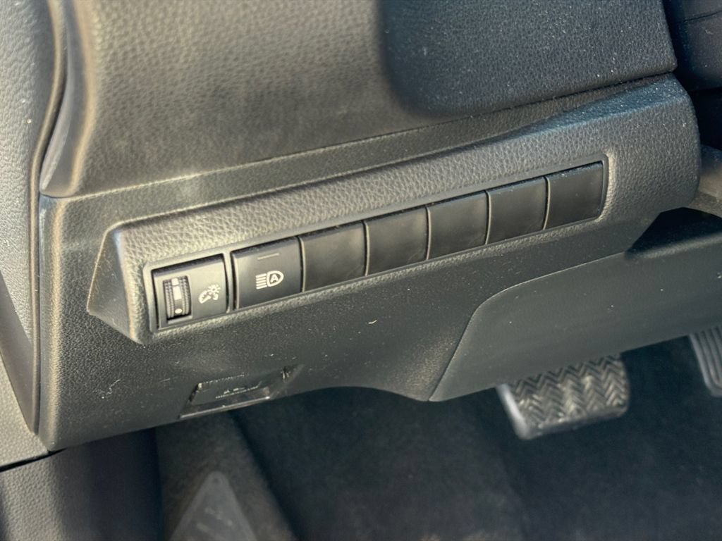 Used 2024 Toyota Corolla LE FWD image 18