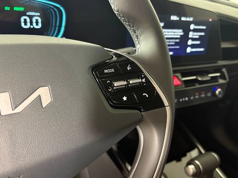 New 2026 Kia Niro EX FWD image 21