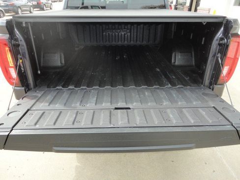 Used 2022 GMC Sierra 1500 AT4 w/ AT4 Premium Package image 15