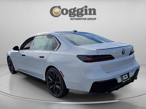 New 2026 BMW i7 eDrive50 w/ M Sport Package image 3