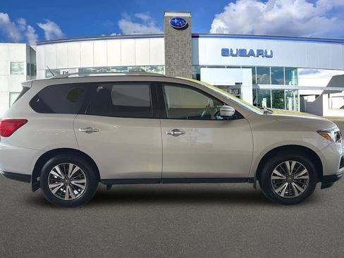 Used 2017 Nissan Pathfinder S FWD image 6
