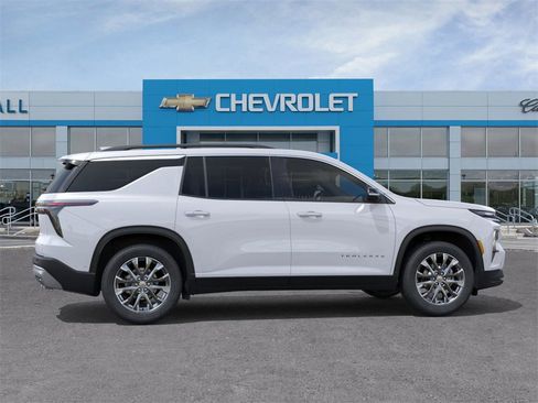 New 2026 Chevrolet Traverse LT w/ Enhanced Driving Package image 5