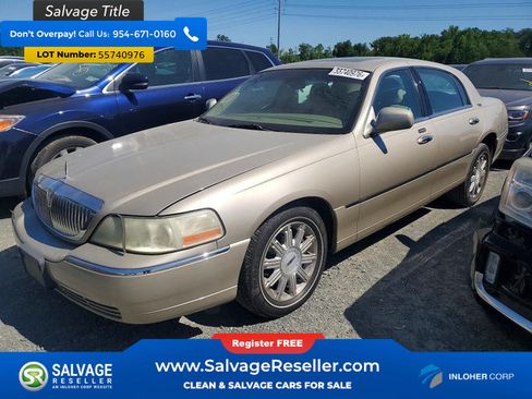 Used 2006 Lincoln Town Car Signature Limited RWD image 1