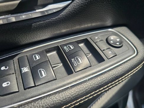 Used 2019 RAM 1500 Laramie w/ Sport Appearance Package AWD/4WD image 24