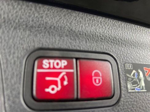 Used 2025 Mercedes-Benz GLE 450e 4MATIC image 15