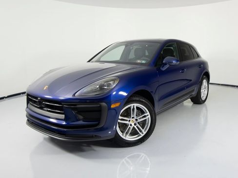 Certified 2026 Porsche Macan AWD/4WD image 6