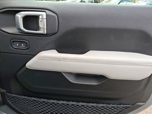 Used 2023 Jeep Wrangler Unlimited Sahara image 10