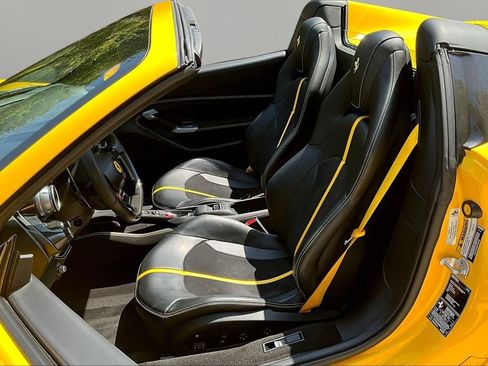 Used 2022 Ferrari F8 Tributo RWD image 19