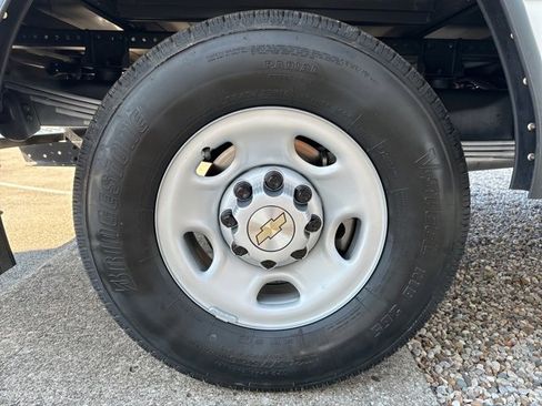 New 2024 Chevrolet Express 3500 w/ Power Convenience Package image 26