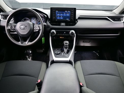 Used 2021 Toyota RAV4 LE AWD/4WD image 16