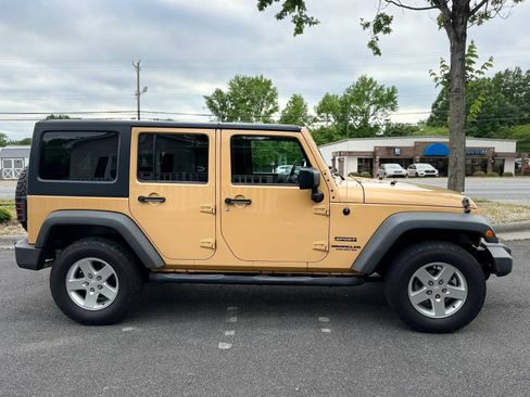 Used 2014 Jeep Wrangler Unlimited Sport w/ Quick Order Package 24S AWD/4WD image 7