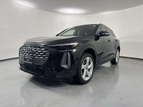 Used 2025 Audi Q5 Premium Plus w/ Premium Plus AWD/4WD image 24