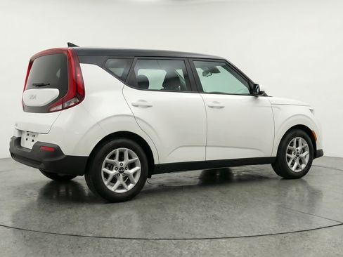 Used 2025 Kia Soul LX w/ LX Technology Package image 9