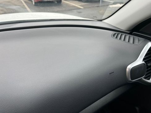 Used 2025 Kia Soul LX w/ LX Technology Package image 33