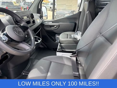 Used 2025 Mercedes-Benz Sprinter 2500 image 8