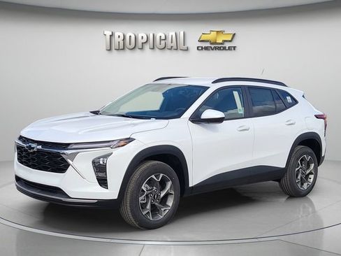 New 2026 Chevrolet Trax LT image 1