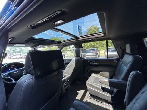 Used 2022 Chevrolet Tahoe LT w/ LT Signature Package AWD/4WD image 7