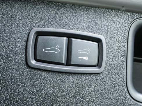 Certified 2021 Porsche Macan S AWD/4WD image 36