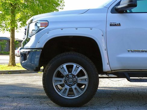 Used 2014 Toyota Tundra SR5 w/ SR5 Upgrade Package AWD/4WD image 7
