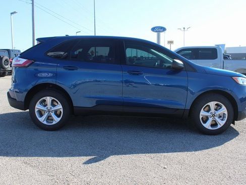 New 2024 Ford Edge SE image 3