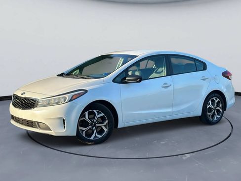 Used 2017 Kia Forte LX w/ LX Popular Package FWD image 2