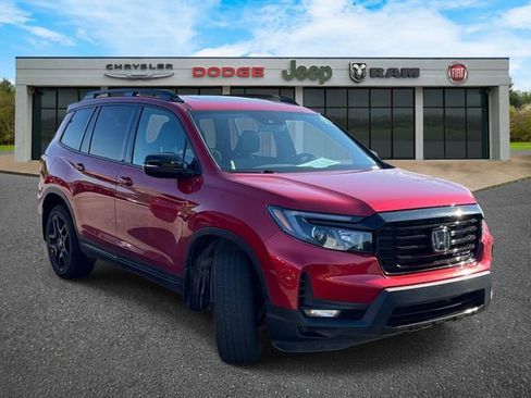 Used 2025 Honda Passport Black Edition image 2