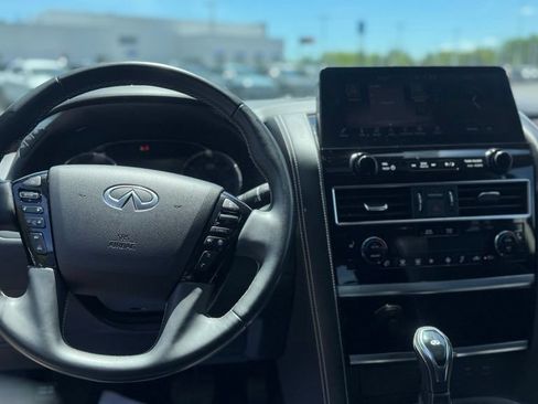 Used 2023 INFINITI QX80 Premium Select w/ All-Season Package AWD/4WD image 18