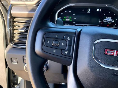 Used 2023 GMC Sierra 1500 AT4 w/ Technology Package AWD/4WD image 23