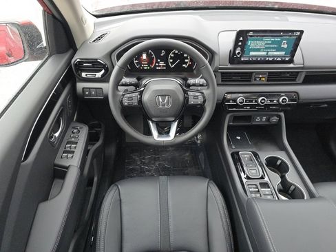 New 2025 Honda Pilot Touring image 35