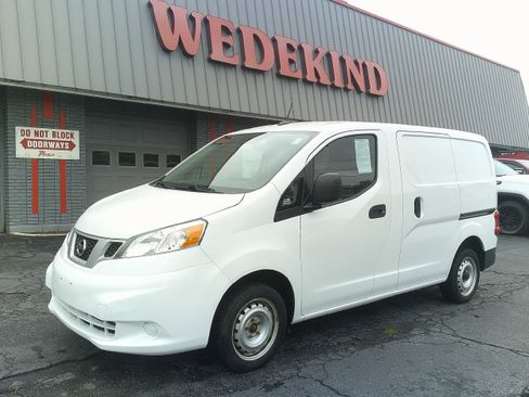 Used 2020 Nissan NV200 S w/ Sliding Glass Door Package FWD image 1