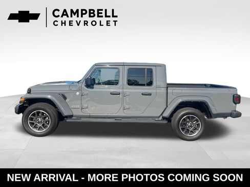 Used 2023 Jeep Gladiator Overland AWD/4WD image 2