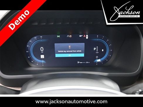 New 2025 Volvo XC90 B5 Core w/ Protection Package image 10