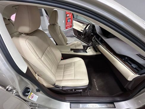 Used 2016 Lexus ES 350 w/ Luxury Package w/Wood Trim FWD image 42
