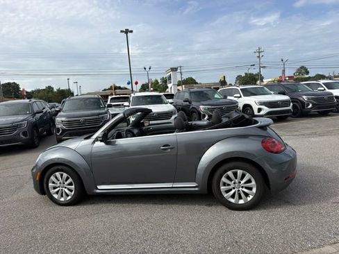 Used 2018 Volkswagen Beetle 2.0T S FWD image 13