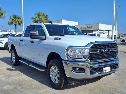 Used 2024 RAM 2500 Big Horn AWD/4WD image 3