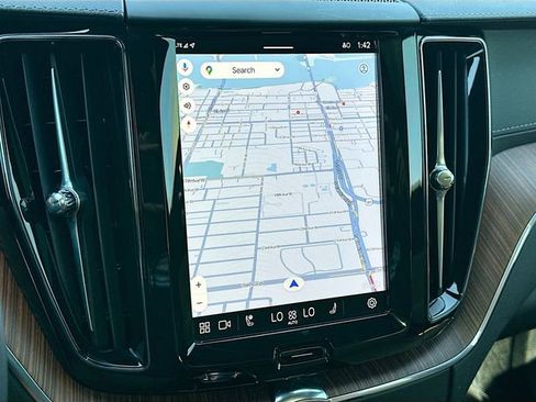 Used 2024 Volvo XC60 B5 Ultimate w/ Protection Package Premier image 12