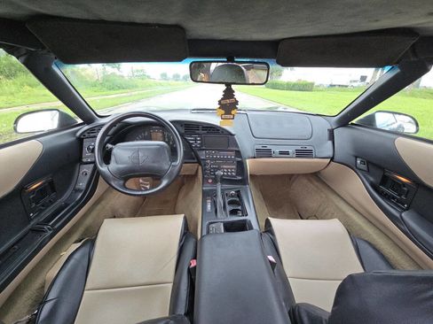 Used 1995 Chevrolet Corvette Coupe image 12